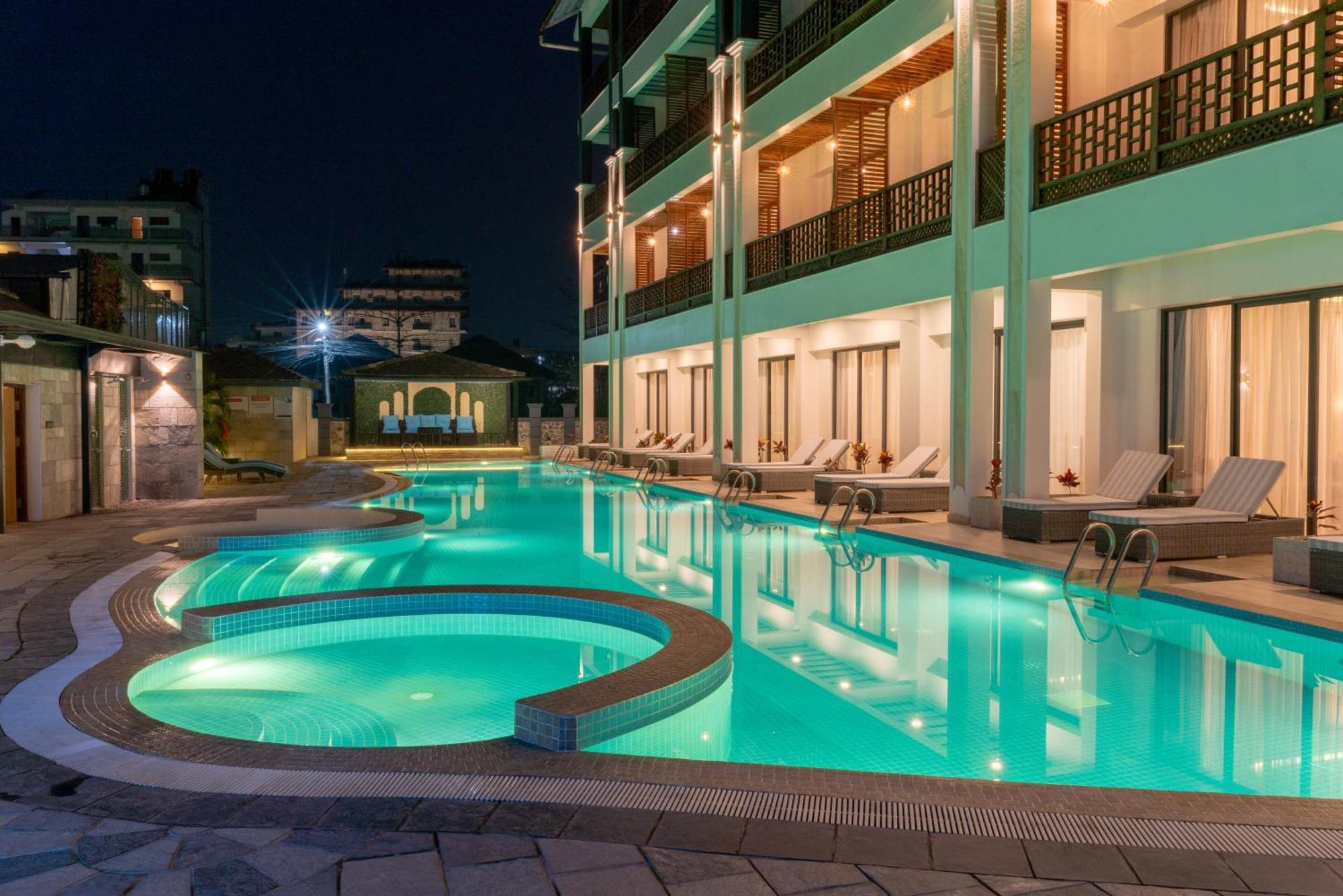 Lake View Resort Покхара Екстер'єр фото